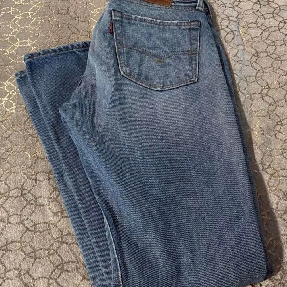 Levi-s Men's Blue and Navy Jeans